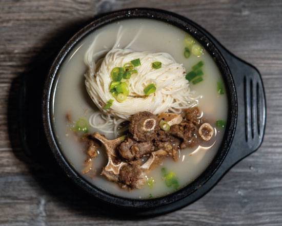 WOOMIOK: THE SAN DIEGO KOREAN RESTAURANT THAT BUILT A FOLLOWING AROUND BEEF BONE BROTH
