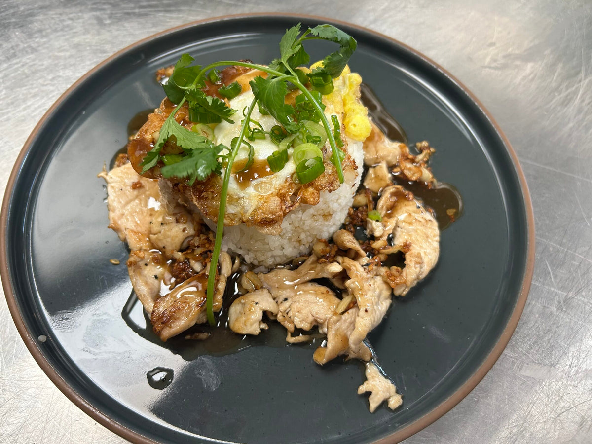 SANOOK SOI 38: THE WEST LA THAI RESTAURANT THAT KEEPS THAI FOOD FRESH, LIGHT, AND FULL OF FLAVOR